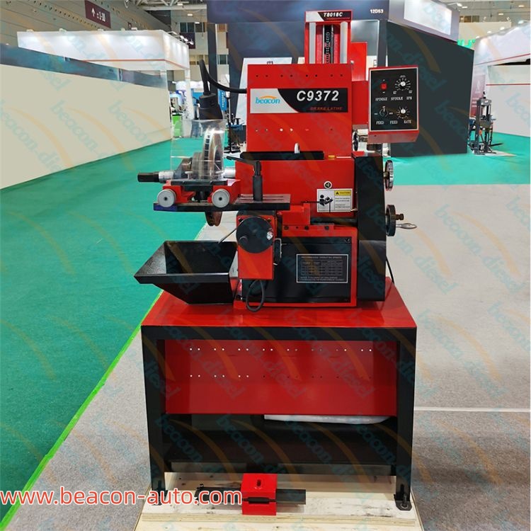 Вид спереди на токарный станок для тормозных барабанов и дисков C9372